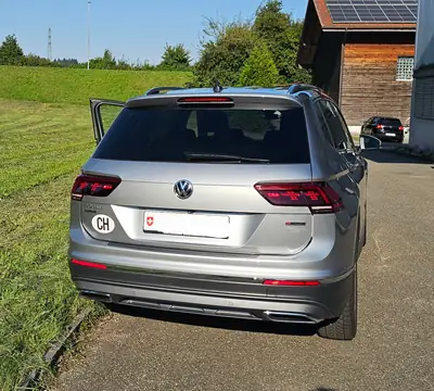 VW Tiguan Allspace 2.0 TSI 190 ch — 7 places, tout-terrain 4Motion, moteur puissant — Miniature 9