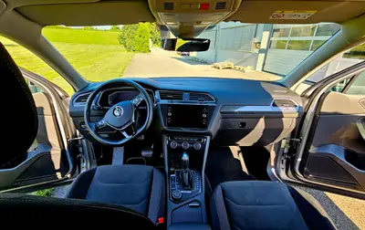 VW Tiguan Allspace 2.0 TSI 190 ch — 7 places, tout-terrain 4Motion, moteur puissant — Miniature 10