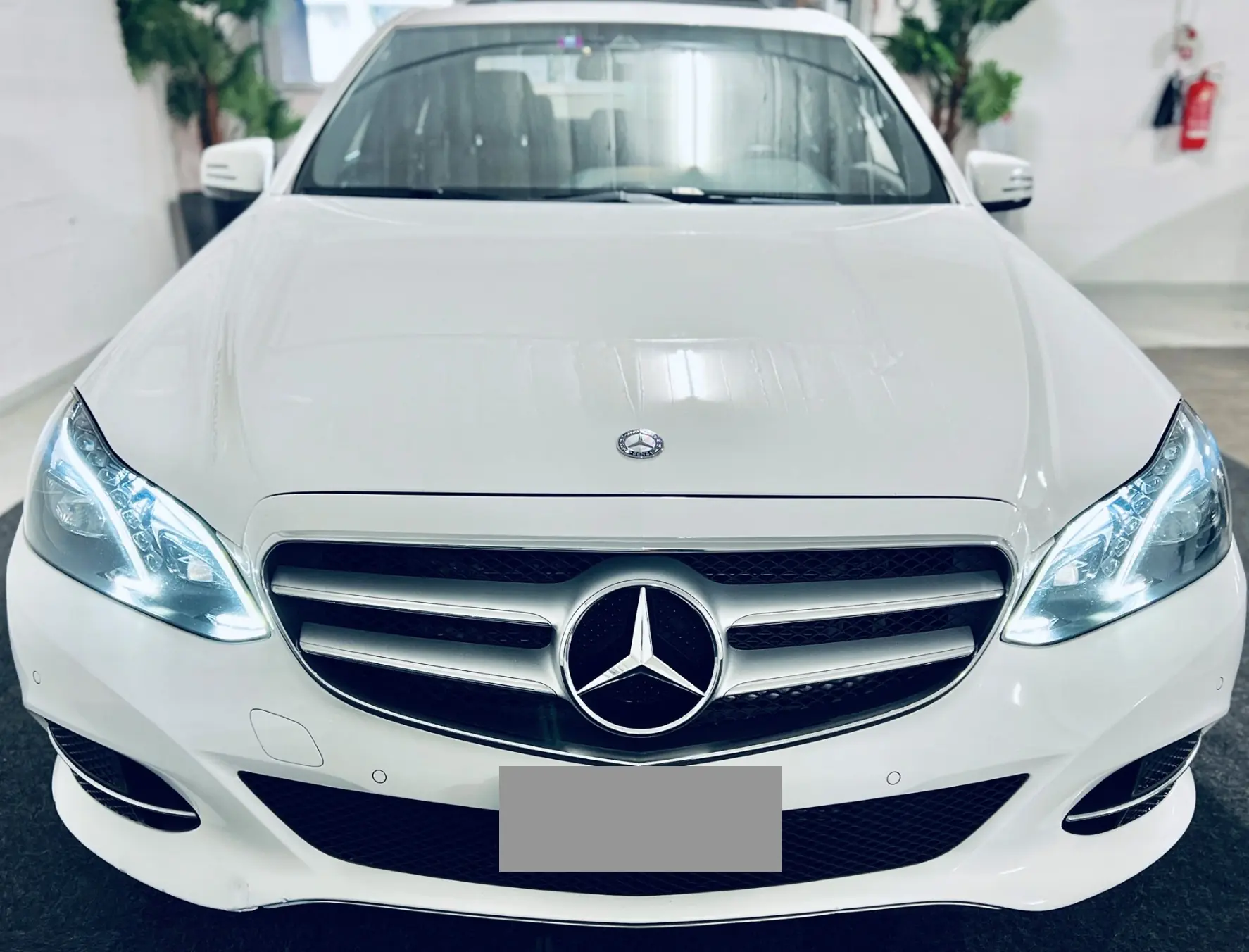 Mercedes-Benz E 200 BlueTEC Avantgarde — Berline diesel efficace, 215'000 km, sans sinistre — vista esterna