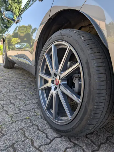 Jaguar F-Pace 3.0 TD R-Sport AWD — SUV premium diesel, 86'000 km, sans sinistre — interni
