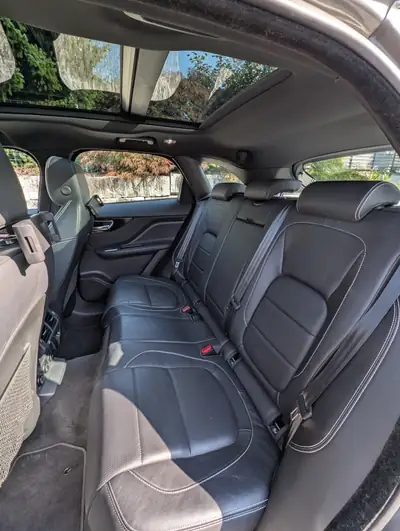 Jaguar F-Pace 3.0 TD R-Sport AWD — SUV premium diesel, 86'000 km, sans sinistre — Miniatura 9