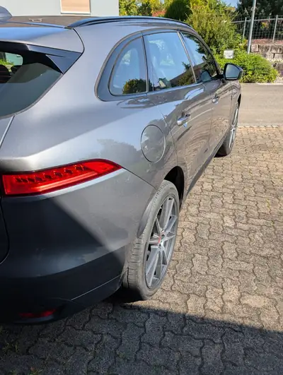 Jaguar F-Pace 3.0 TD R-Sport AWD — SUV premium diesel, 86'000 km, sans sinistre — Miniatura 12