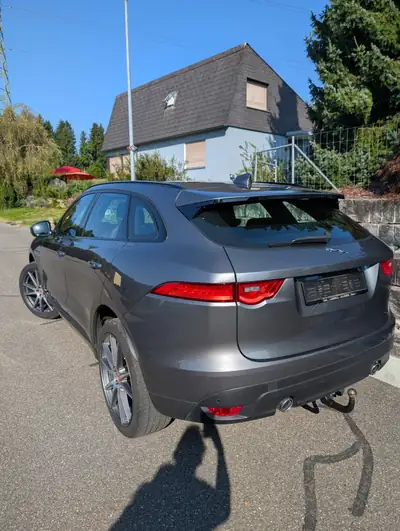 Jaguar F-Pace 3.0 TD R-Sport AWD — SUV premium diesel, 86'000 km, sans sinistre — Miniatura 16