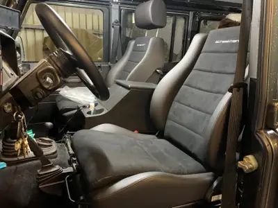 Land Rover Defender 110 SW — Le 4x4 incontournable, 9 places et moteur Td5 fiable — détail