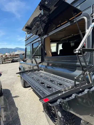 Land Rover Defender 110 SW — Le 4x4 incontournable, 9 places et moteur Td5 fiable — tableau de bord