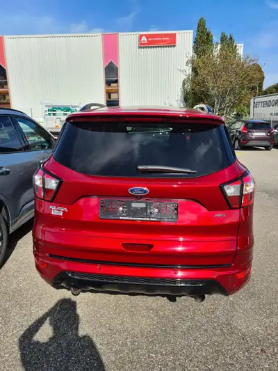 Ford Kuga 2.0 TDCi ST Line High 4WD — SUV robuste, 69'000 km, motorisation diesel performante — vista posteriore