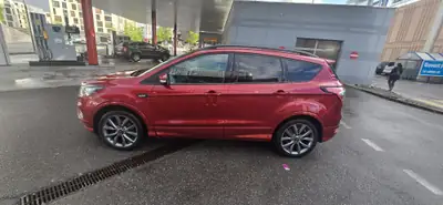 Ford Kuga 2.0 TDCi ST Line High 4WD — SUV robuste, 69'000 km, motorisation diesel performante — cruscotto