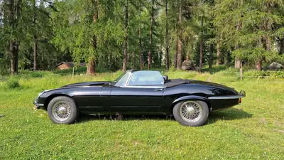 Jaguar E-Type Série 3 V12 1974 — Cabriolet de légende, certificat d'authenticité — Seitenansicht