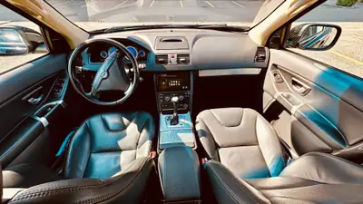 Volvo XC90 V8 AWD Sport — Le dernier V8 suédois, impeccable et régulièrement entretenu — Miniatura 12