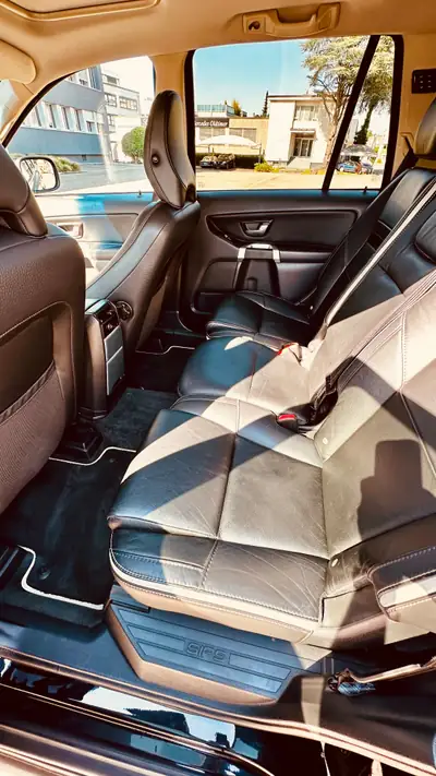Volvo XC90 V8 AWD Sport — Le dernier V8 suédois, impeccable et régulièrement entretenu — Miniatura 13