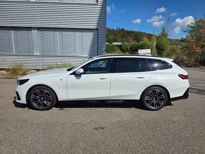 BMW 540d xDrive Touring — Berline familiale hybride diesel haute performance, 30'000 km — Armaturenbrett