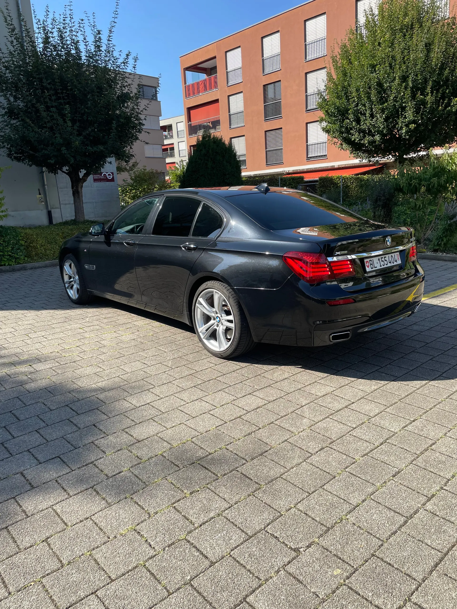 BMW 750 2014 occasion Binningen — 3