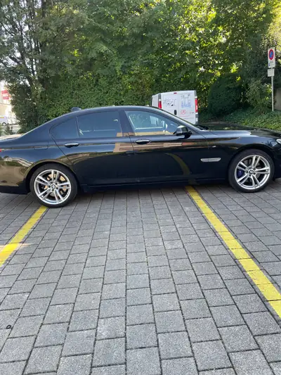 BMW 750d xDrive M-Paket — Berline de luxe diesel, sans sinistre — cruscotto