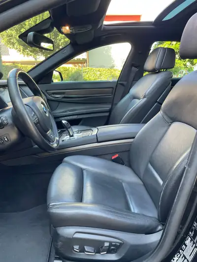 BMW 750d xDrive M-Paket — Berline de luxe diesel, sans sinistre — Miniatura 10