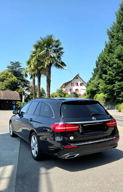 Mercedes-Benz E 220 d Avantgarde — Break diesel performant, mécanique impeccable — fianco