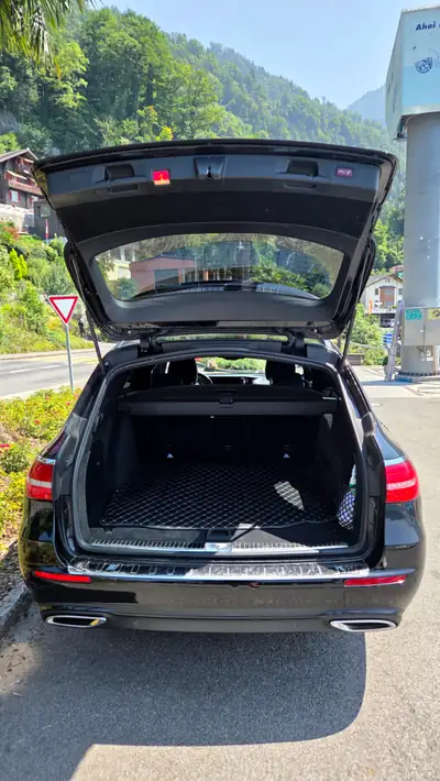 Mercedes-Benz E 220 d Avantgarde — Break diesel performant, mécanique impeccable — interni