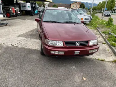 VW Passat 2000 Monte Carlo — Berline élégante des années 90, moteur 2.0L fiable — vista esterna