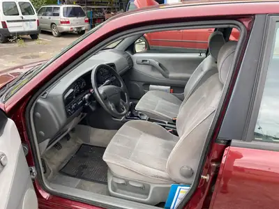 VW Passat 2000 Monte Carlo — Berline élégante des années 90, moteur 2.0L fiable — interni