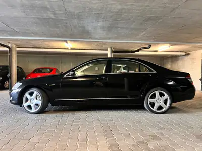 Mercedes-Benz S 600 L V12 — La dernière grande S-Klasse V12, véhicule suisse sans sinistre — vista posteriore