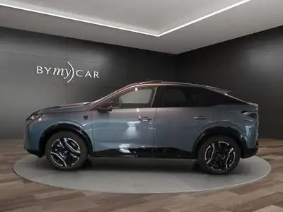 Peugeot 3008 73kWh GT — SUV électrique performant, 210 ch et design premium — Heckansicht