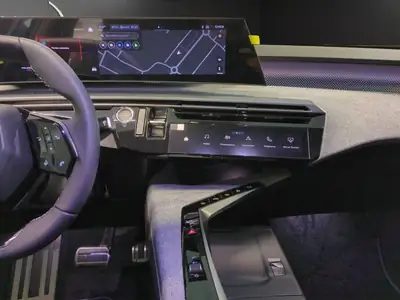 Peugeot 3008 73kWh GT — SUV électrique performant, 210 ch et design premium — Miniatur 7