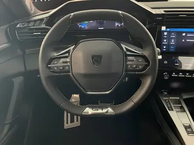 Peugeot 308 1.6 PHEV 180 GT — Hybride rechargeable, 10'000 km, design premium — Miniatur 15