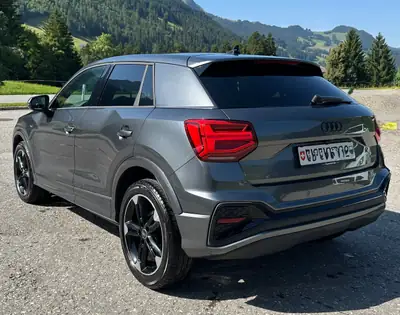 Audi Q2 40 TFSI S line — SUV compact dynamique, 70 000 km, quattro intégral — side view