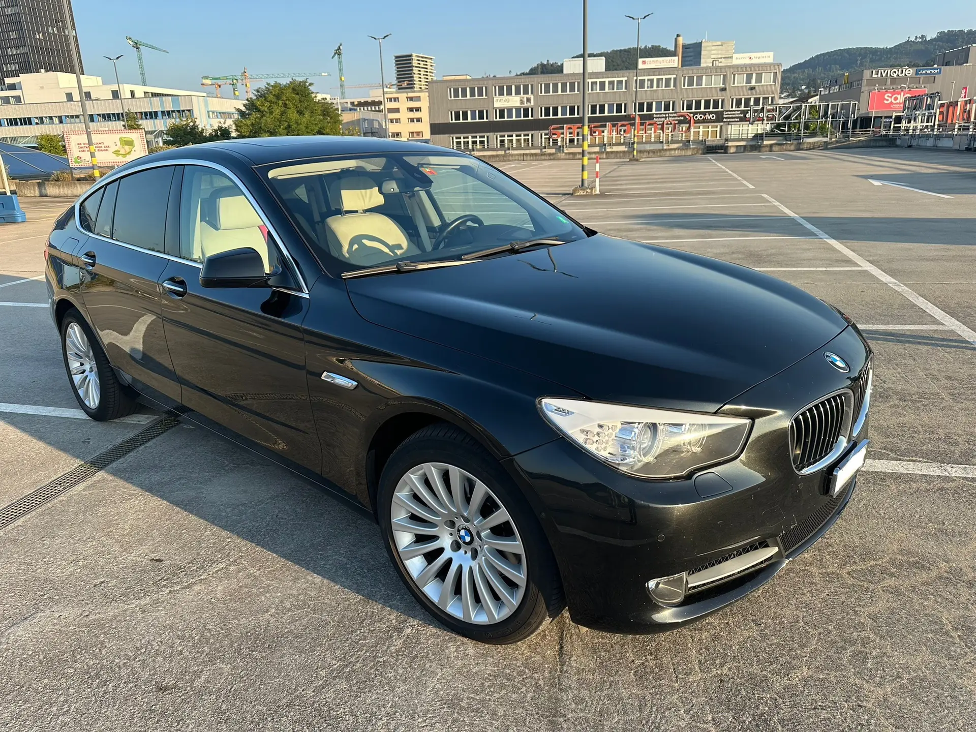 BMW 535 Gran Turismo 535i GT — Coupé-berline de prestige, récemment révisé — Außenansicht