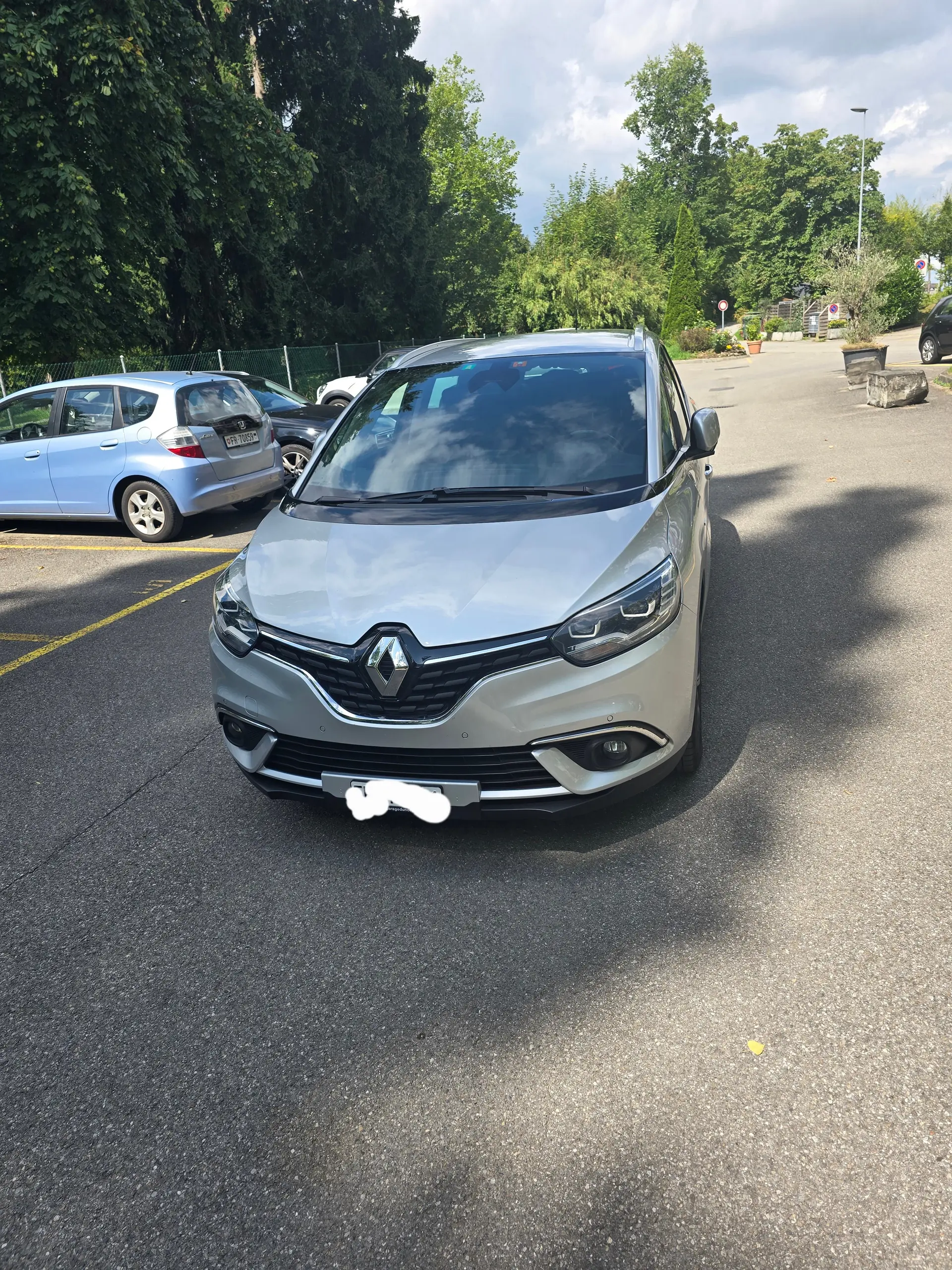 Renault Grand Scénic 1.2 Turbo — Monospace 7 places, consommation maîtrisée, sans sinistre