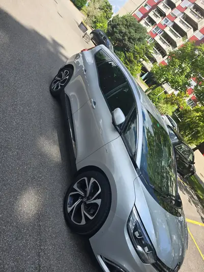 Renault Grand Scénic 1.2 Turbo — Monospace 7 places, consommation maîtrisée, sans sinistre — Heckansicht
