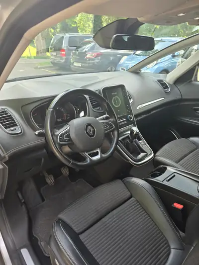Renault Grand Scénic 1.2 Turbo — Monospace 7 places, consommation maîtrisée, sans sinistre — Armaturenbrett