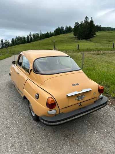 Saab 96 L — Vétéran suédois authentique, moteur V4 1976 — côté