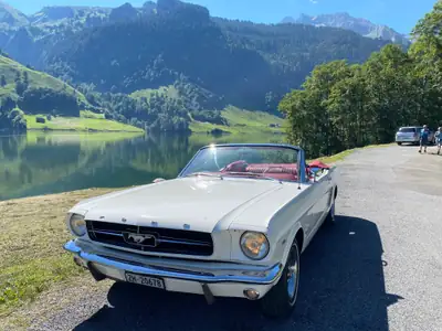 Ford Mustang Cabrio V8 1965 — Légende américaine, véhicule vétéran, 69 000 km — Thumbnail 12