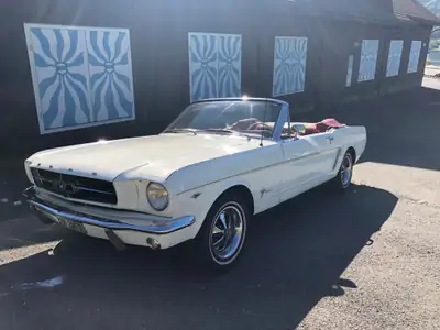 Ford Mustang Cabrio V8 1965 — Légende américaine, véhicule vétéran, 69 000 km — Thumbnail 10