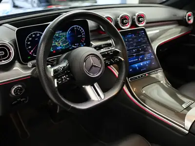 Mercedes-Benz C 300 e T AMG Line — Break hybride rechargeable, 74 000 km, équipement premium — interior