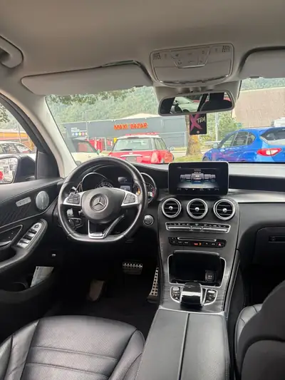 Mercedes-Benz GLC 43 AMG 4Matic — SUV haute performance, 165 000 km seulement — Miniatur 11