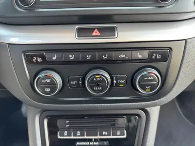 VW Sharan 2.0 TDI — Monospace familial 7 places, moteur économe et équipé — Miniature 16
