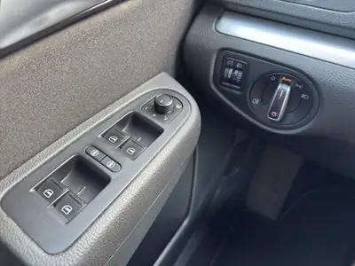 VW Sharan 2.0 TDI — Monospace familial 7 places, moteur économe et équipé — Miniature 22