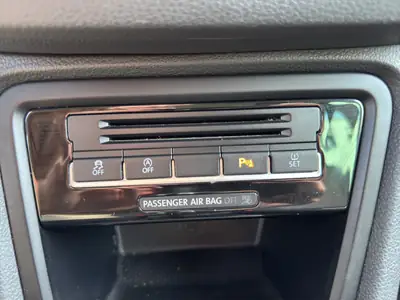 VW Sharan 2.0 TDI — Monospace familial 7 places, moteur économe et équipé — Miniature 25