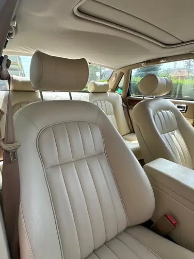 Jaguar XJ 4.0 Sovereign — Berline britannique de prestige, 162'000 km, moteur V8 — vista posteriore