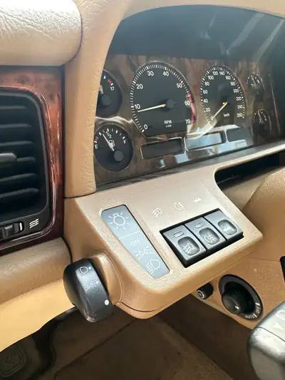 Jaguar XJ 4.0 Sovereign — Berline britannique de prestige, 162'000 km, moteur V8 — cruscotto