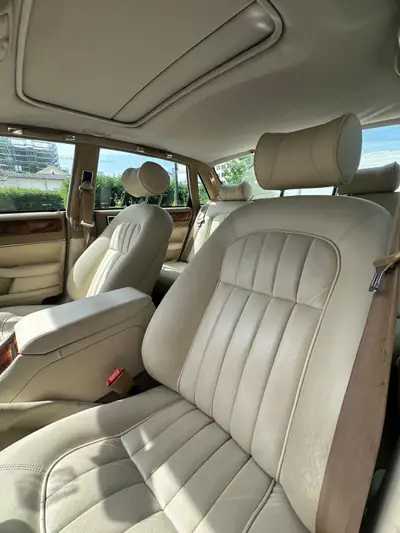 Jaguar XJ 4.0 Sovereign — Berline britannique de prestige, 162'000 km, moteur V8 — Miniatura 10