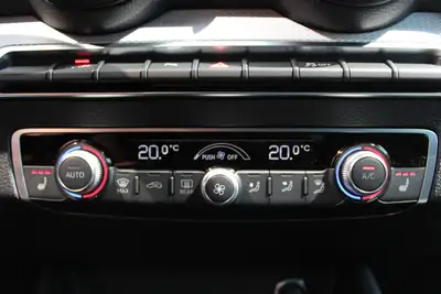 Audi Q2 35 TFSI S-tronic 2024 — Compact SVU sportif, quasi neuf avec 3700 km — Miniature 14
