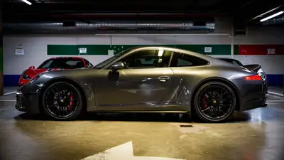 Porsche 911 Carrera 4 GTS — Coupé sportif légendaire, 95'000 km, sans sinistre — exterior view