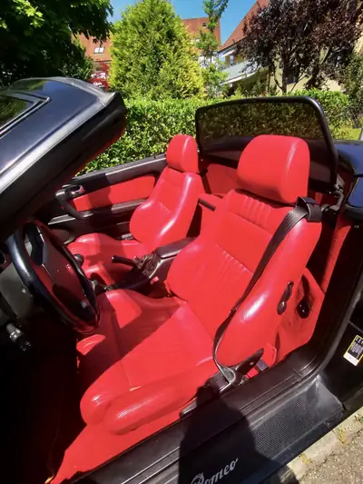 Alfa Romeo Spider 2004 — Cabriolet iconique, 69'900 km, noir métallisé — détail