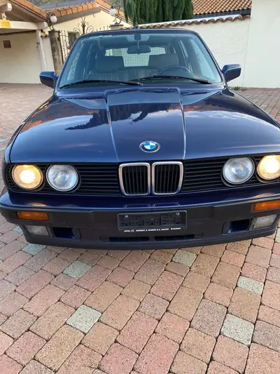BMW 325 iX A Touring — Berline de prestige 4×4, transmission automatique, sans sinistre — côté