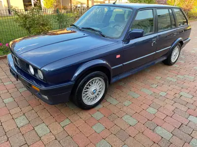 BMW 325 iX A Touring — Berline de prestige 4×4, transmission automatique, sans sinistre — vue extérieure