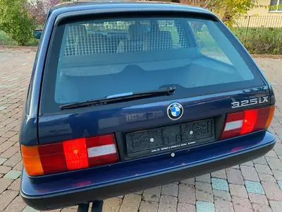 BMW 325 iX A Touring — Berline de prestige 4×4, transmission automatique, sans sinistre — tableau de bord