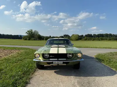 Ford Mustang Shelby GT 500 1967 — Muscle car légendaire, moteur 6.9L 360 ch — Seitenansicht