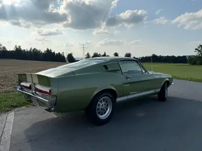 Ford Mustang Shelby GT 500 1967 — Muscle car légendaire, moteur 6.9L 360 ch — Innenraum